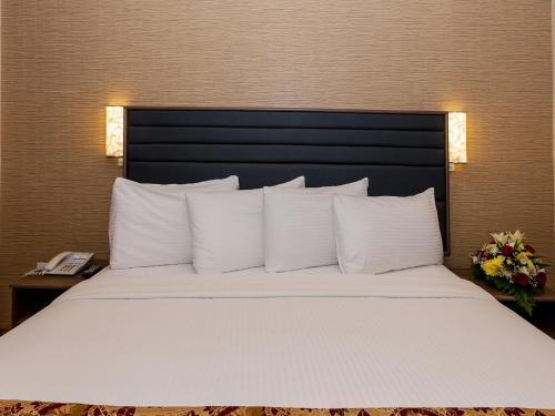 Oasis Deira Hotel Dubai Exteriör bild